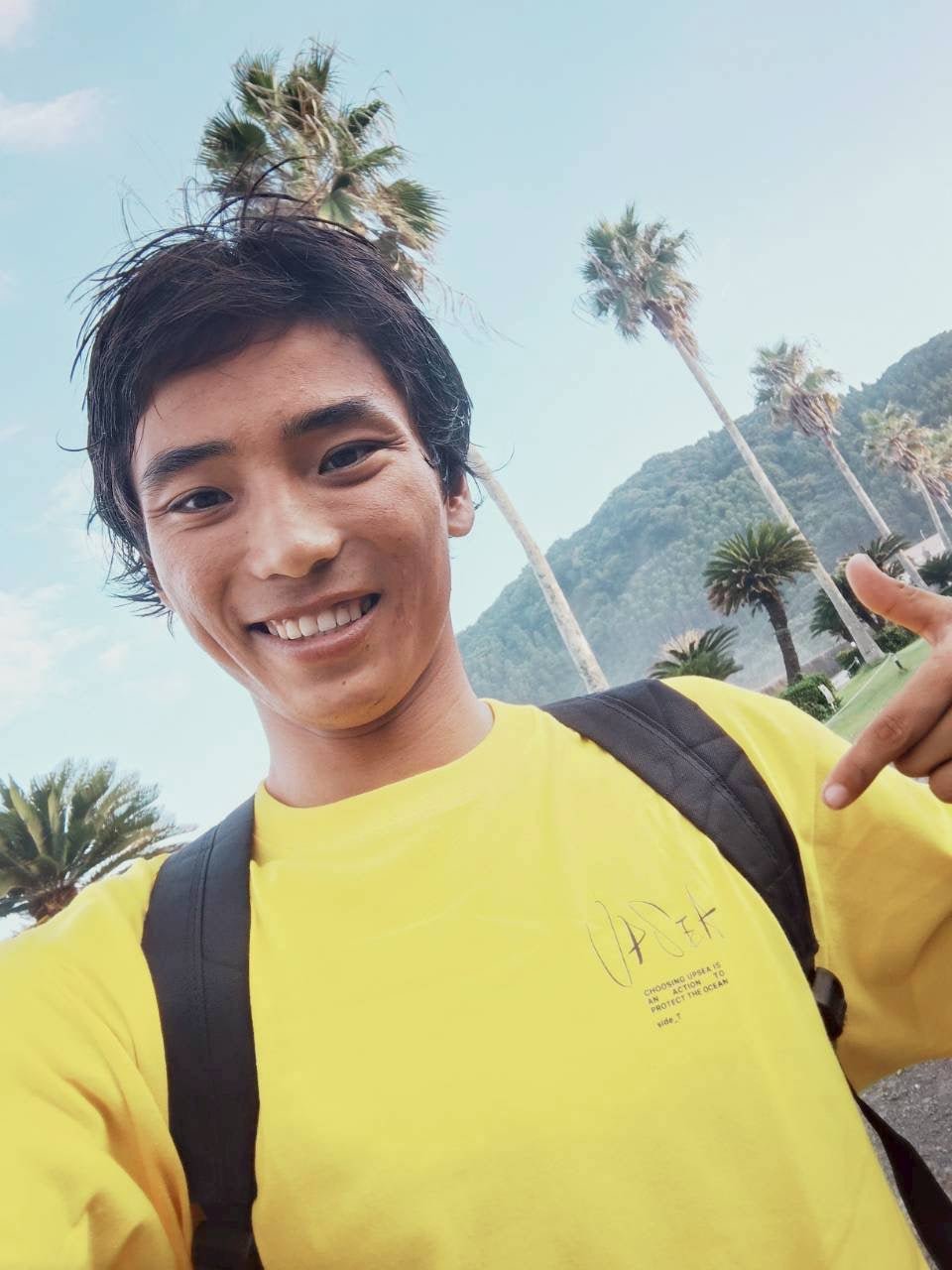 UPSEA side_T ロゴTシャツ カナリアイエロー - UPSEA