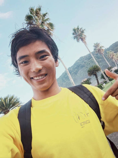 UPSEA side_T ロゴTシャツ カナリアイエロー - UPSEA