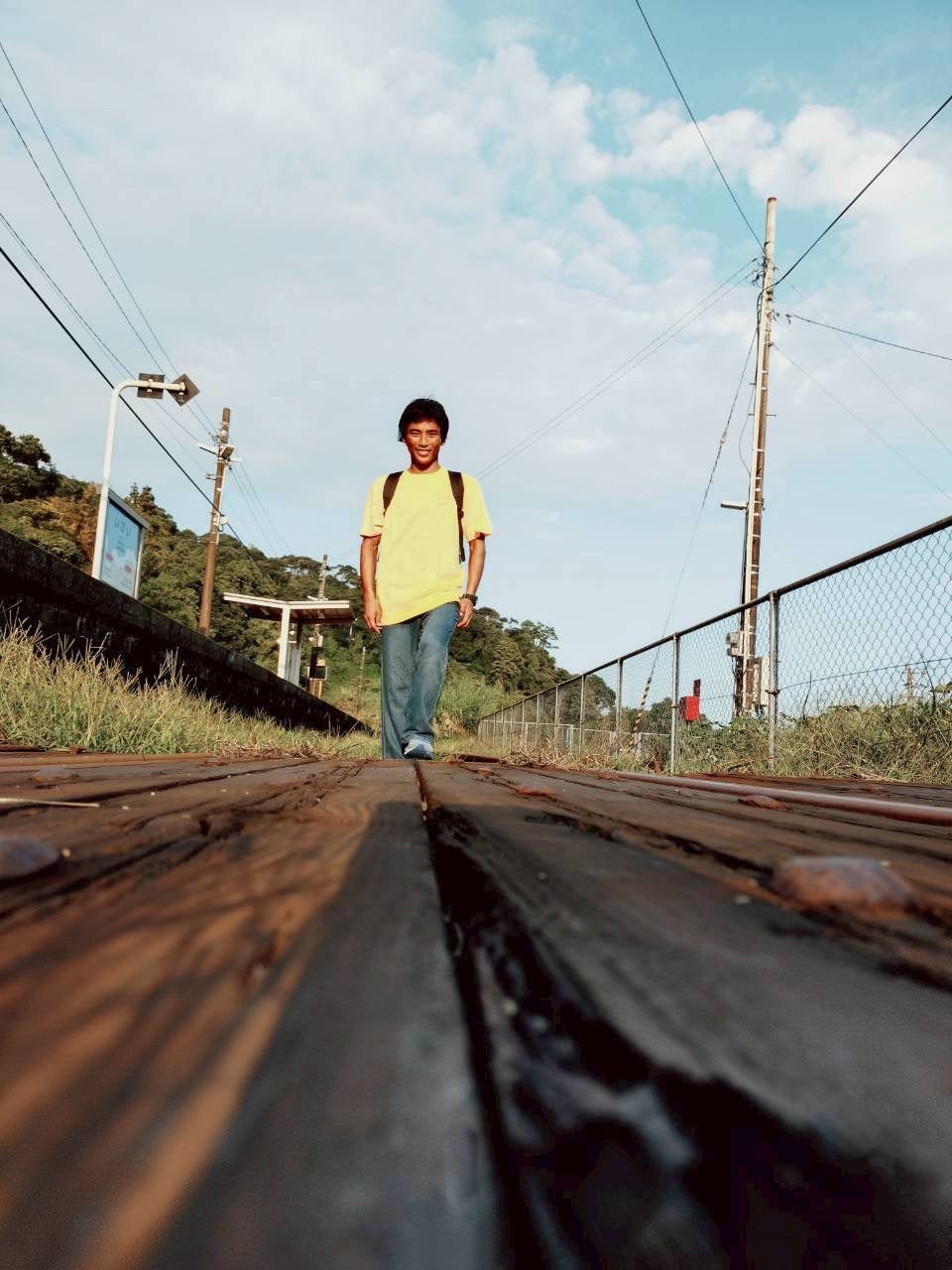 UPSEA side_T ロゴTシャツ カナリアイエロー - UPSEA