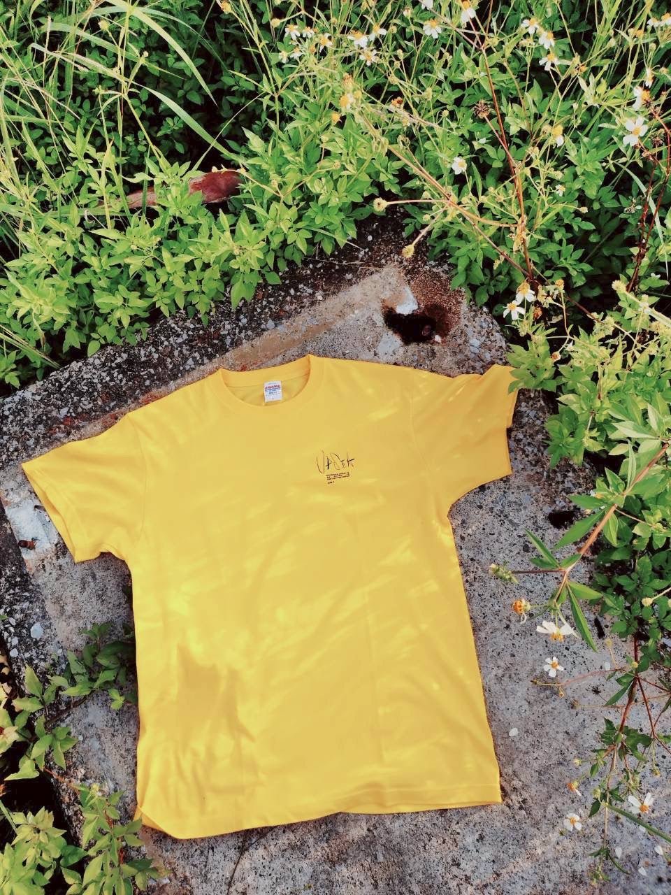 UPSEA side_T ロゴTシャツ カナリアイエロー - UPSEA